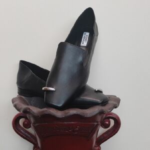 Gianni Bini Black Leather Flats